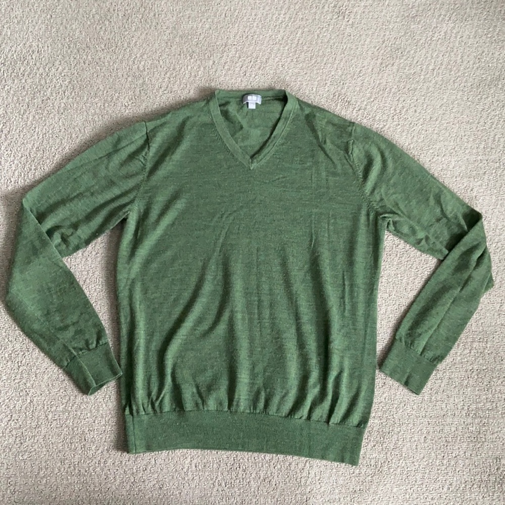 Uniqlo V-Neck Sweater